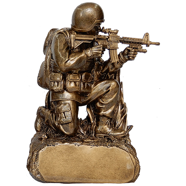 מגן/פסל חייל לוחם 