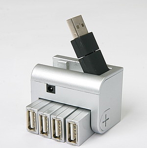 סליפ - מפצל 4 כניסות עם אפשרות כיוון הכניסות ‎ USB2.0 באריזת מתנה כסופה