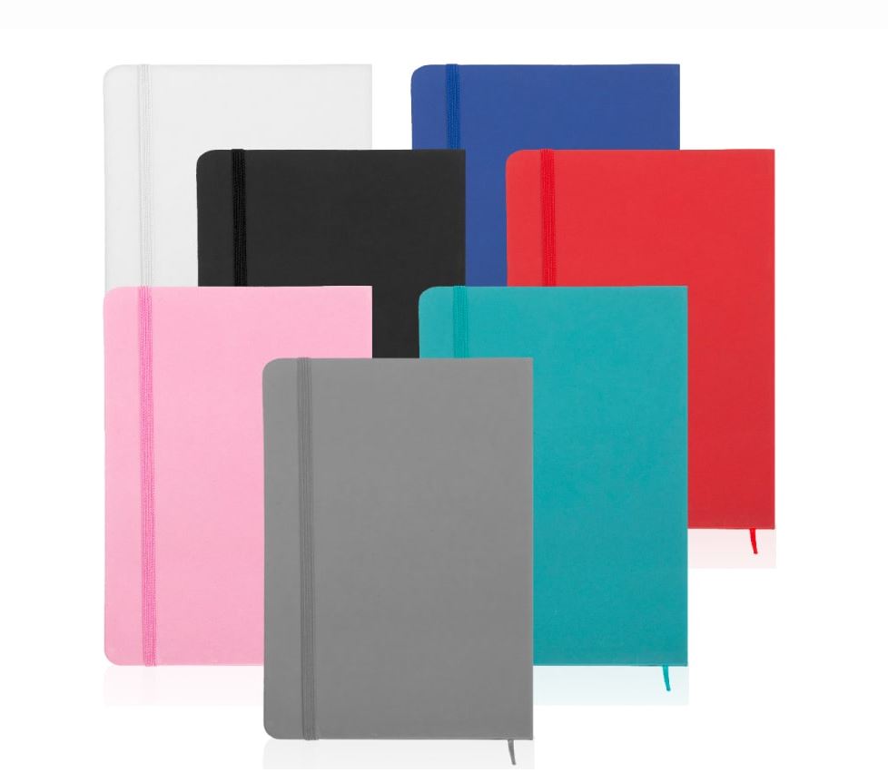 דאטה - מחברת A5 מעוצבת עם סימניה וסגירת גומי. 
80 דפים. 