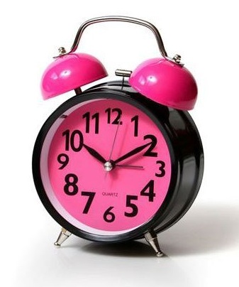 שעון מעורר קטן.
8 ס