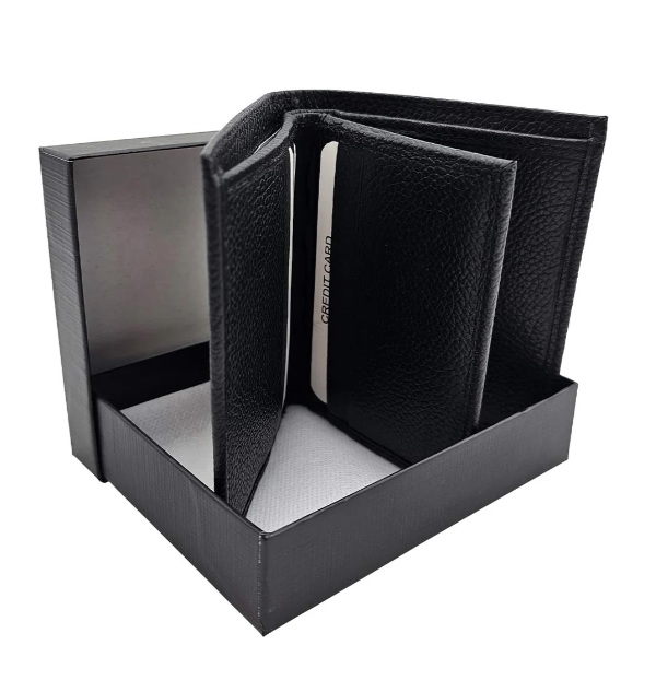 ארנק גבר מעור נאפה.
תא פנימי עם רוכסן לכסף קטן.
6 חריצים לכרטיסי אשראי.
חלון שקוף לתעודה תא לשטרות.
בעל תכנולוגית RFID, שומר על המידע שלך ומגן מפני כייסים אלקטרוני.