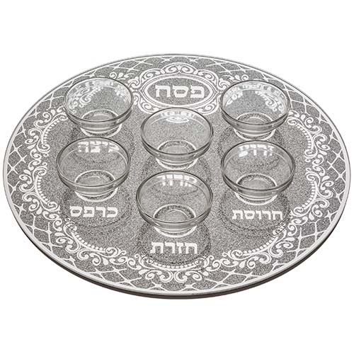 קערת פסח זכוכית מהודרת גליטר עם 6 בומצים.
אורך/גובה: 36 ס״מ.
חומר: זכוכית.
משקל: 1.6 ק״ג. 