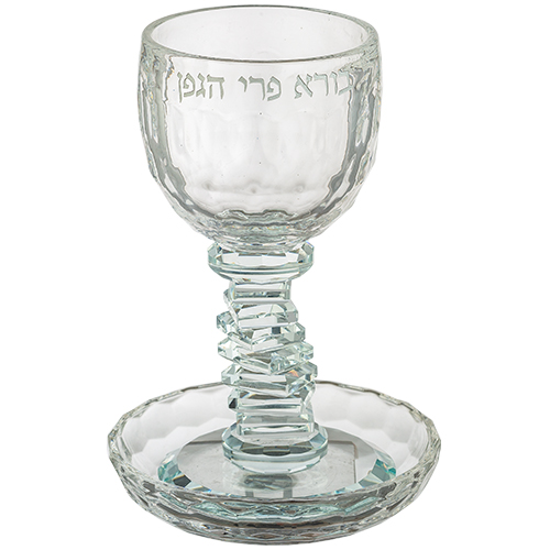 גביע קידוש קריסטל מהודר. 
אורך/גובה: 16 ס״מ. 
משקל: 0.95 ק״ג. 