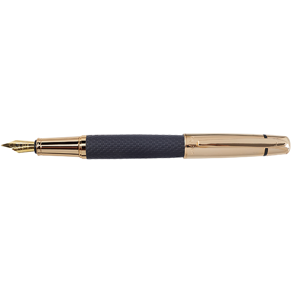 עט X-Pen פואם צפורן בציפוי זהב 18 קראט.
גוף מעוצב דמוי עור. 
פתיחת מכסה. 