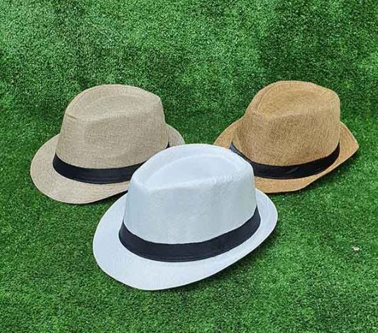 כובע אלגנט בד -
עשוי בד איכותי.
עיטור פס שחור סביב הכובע.
מתאים לגברים ונשים כאחד.
one size.