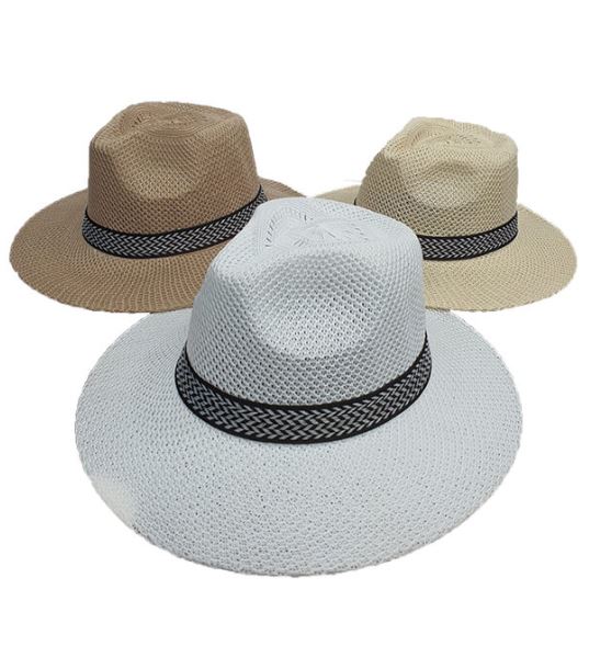 כובע קרלוס. 
כובע איכותי במידה one size.
בתוספת פס מעוטר מסביב למגבעת.
מתאים לכל הופעה.