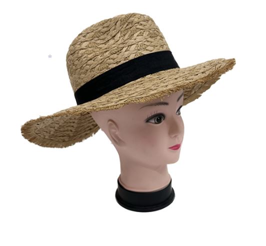 כובע פאלמה עם סרט - 
עשוי קש טבעי בתוספת סרט מסביב לכובע.
איכותי במיוחד ונשמר לאורך זמן.
נוח ונעים ללבישה על הראש.
להגנה מרבית מפני השמש.