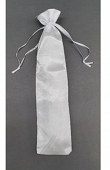 אריזת סאטן לבנה.
גודל 7x30 ס"מ.
חוטי סגירה בחלק העליון.
מתאים למגוון מתנות לאורחים לכל אירוע.
