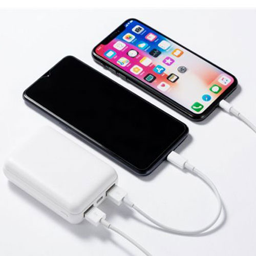 POWER BANK 5000 MAH.
שתי כניסות USB.
נוריות חיווי לעוצמת הסוללה.
כבל משולב 1x3.