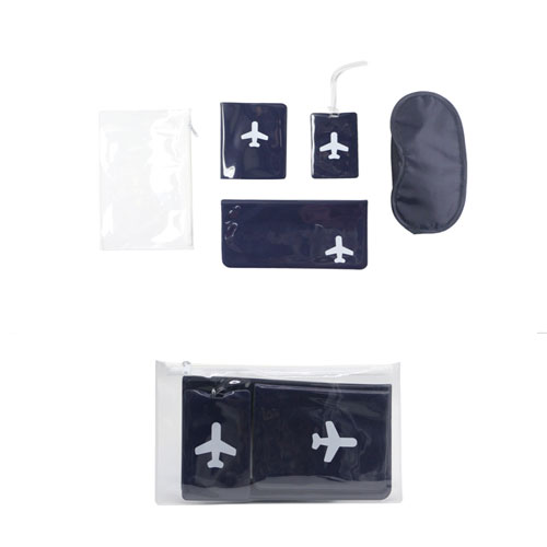 סט של 4 אביזרים לטיסה בתוך נרתיק-קלמר.
כיסוי עיניים + תג מזוודה + כיסוי דרכון + נרתיק לכרטיס טיסה ומסמכים.
