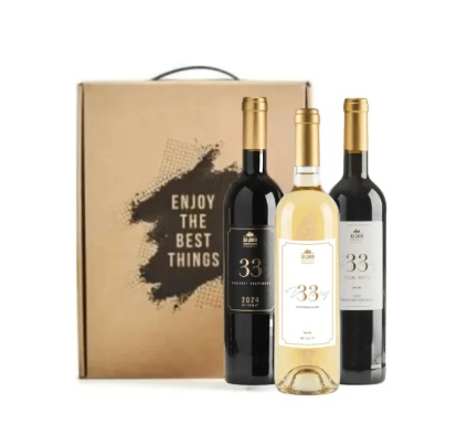 שלישיית פרימיום - מארז מזוודה מהודר המכיל:
קברנה סוביניון יין אדום יבש, 750 מ