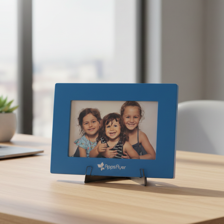 מסגרת ממותגת. 