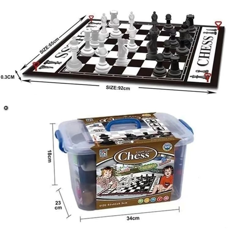 שחמט גדול 65×92 ס”מ – עם כלים גבוהים. 
המשחק כולל: שטיח ענק בגודל 65*92*0.3 ס”מ, עשוי PE (פוליאתילן) + כלים גדולים מפלסטיק בצבע קרם/שחור בגודל 10*4.5 ס”מ + ארגז אחסון מפלסטיק לאחסון ונשיאה נוחה.