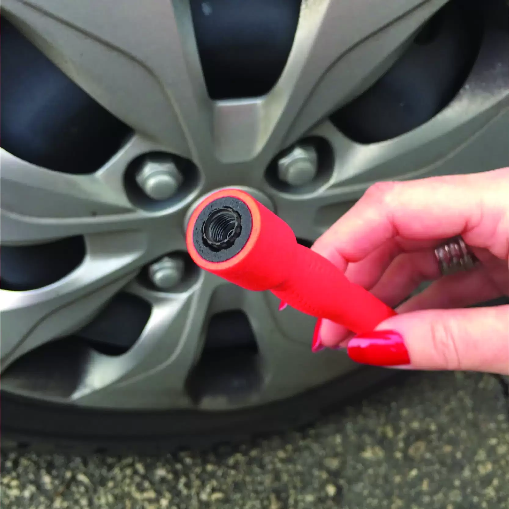 Helpair -הלפר מקורי פותח פקקי ונטיל לאוטו. 

אוניברסלי לכל פקקי הונטילים המקוריים. לרכבים פרטיים, מסחריים, משאיות אופנועים.
מוצר קטנטן שמונח תמיד באוטו בלי לתפוס מקום. הופך את התהליך לנקי, יעיל, פשוט ומהיר.  

עשוי פולימר איכותי וחזק במיוחד. 

פקק הונטיל נשאר בתוך ה- helpair עד לסגירתו חזרה מונע איבוד של הפקק!