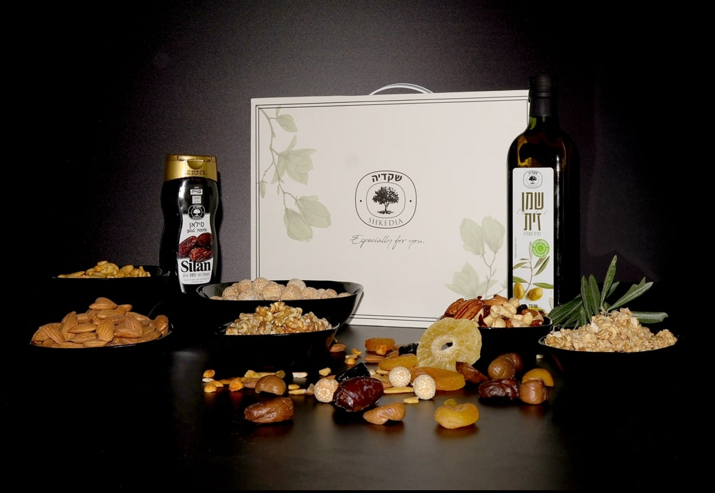 מארז נורית - מכיל: 
תמרים מג