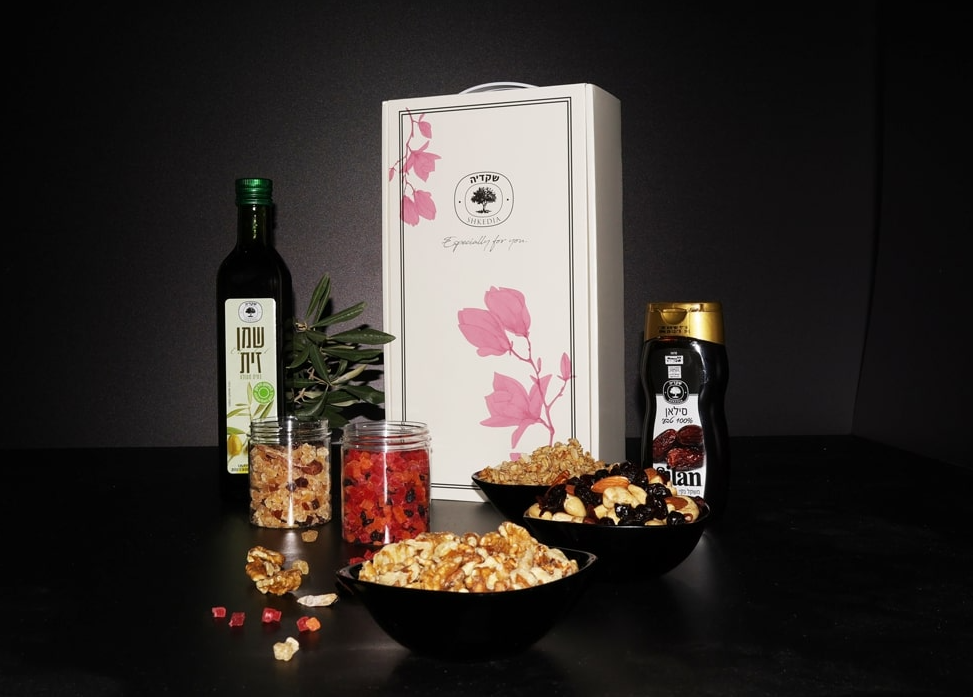 מארז רקפת - מכיל: תמרים מג